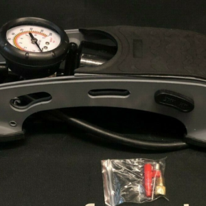 POMPA A PEDALE CON MANOMETRO GONFIA RUOTE AUTO MOTO BICI PORTATILE COD.1372021