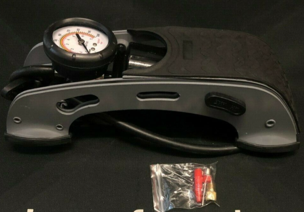 POMPA A PEDALE CON MANOMETRO GONFIA RUOTE AUTO MOTO BICI PORTATILE COD.1372021