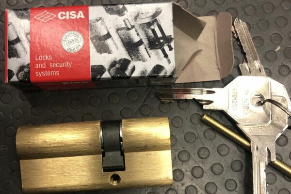 CISA CILINDRO SAGOMATO EUROPEO MM 70-27-43 DECENTRATO OG300.11.0